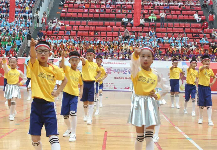 2019年六合区小学生校园集体舞大赛在星空体育(中国)官方网站举行