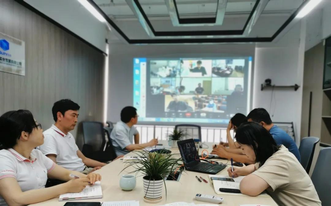 星空体育(中国)官方网站召开安全工作部署会议