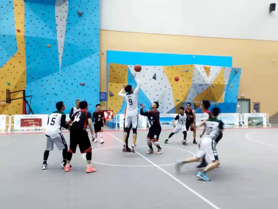 扬州经济技术开发区第一届“扬州港”杯企业家篮球联赛开赛
