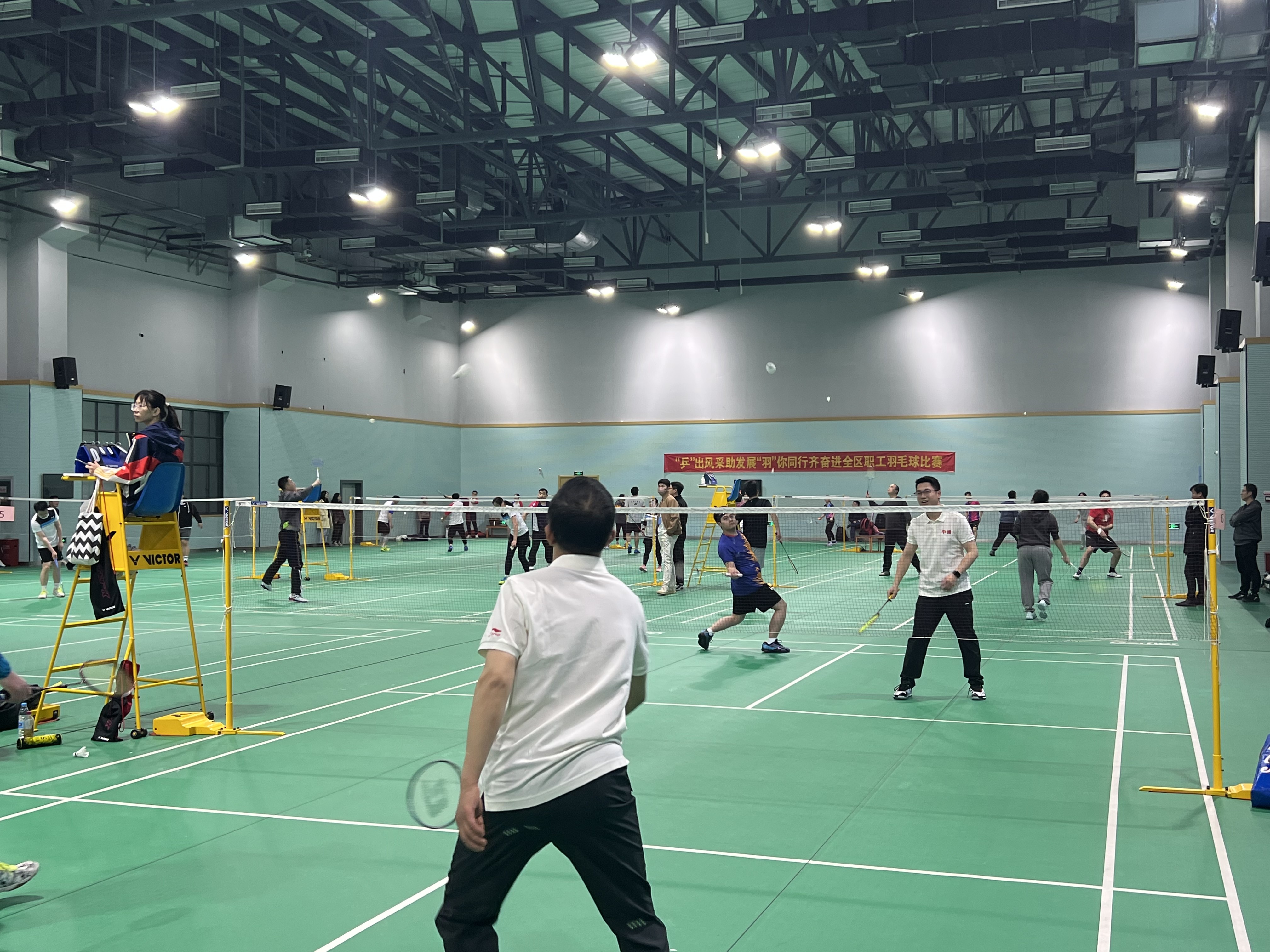 扬州经开区职工乒乓球、羽毛球比赛在扬州南部体育公园圆满落幕
